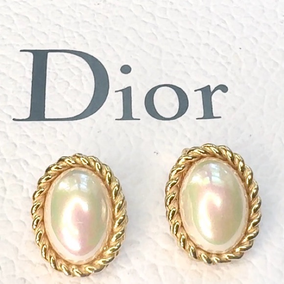 CHRISTIAN DIOR Stunning Vintage Clip on Pearl Earrings 1980s, Paris - Picture 2 of 7